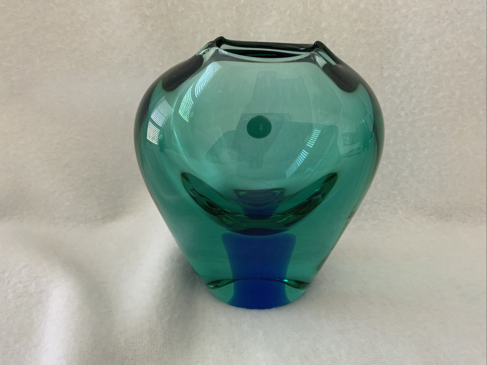 Vintage Unique Handblown Art Glass Green And Blue Vase 4 3/4”T 4 1/4”W