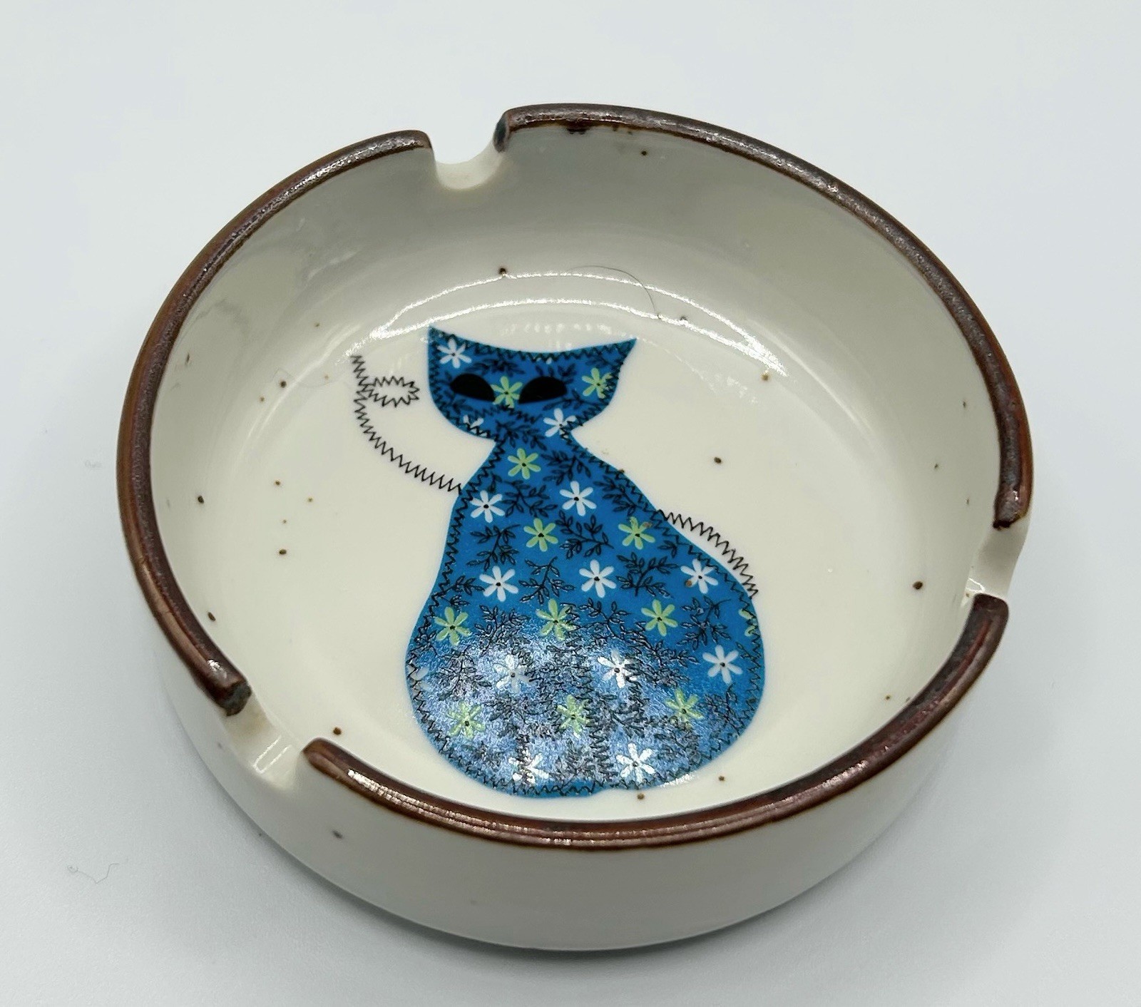 STONEWARE ASHTRAY, 1970’s Patchwork Cat Vintage Original Foil Label (z607)