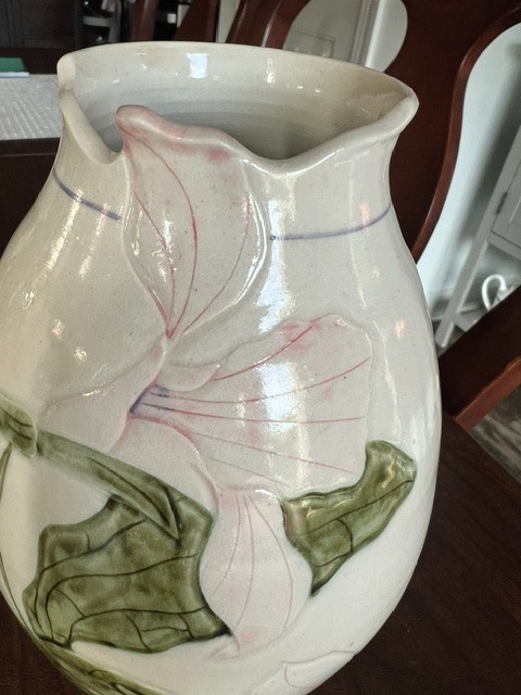 1984 SIGNED Stephen Kostyshyn Pottery Iris 9 ” VASE HANDMADE NO CHIPS CRACKS