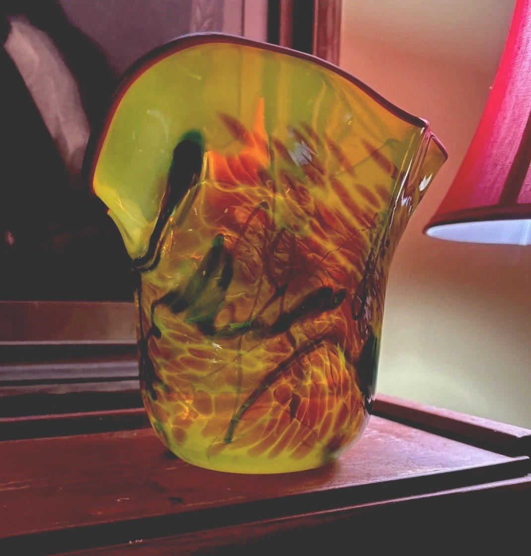Beautiful Vintage Lime Green/Golden Art Glass Vase Amazing Color Swirls