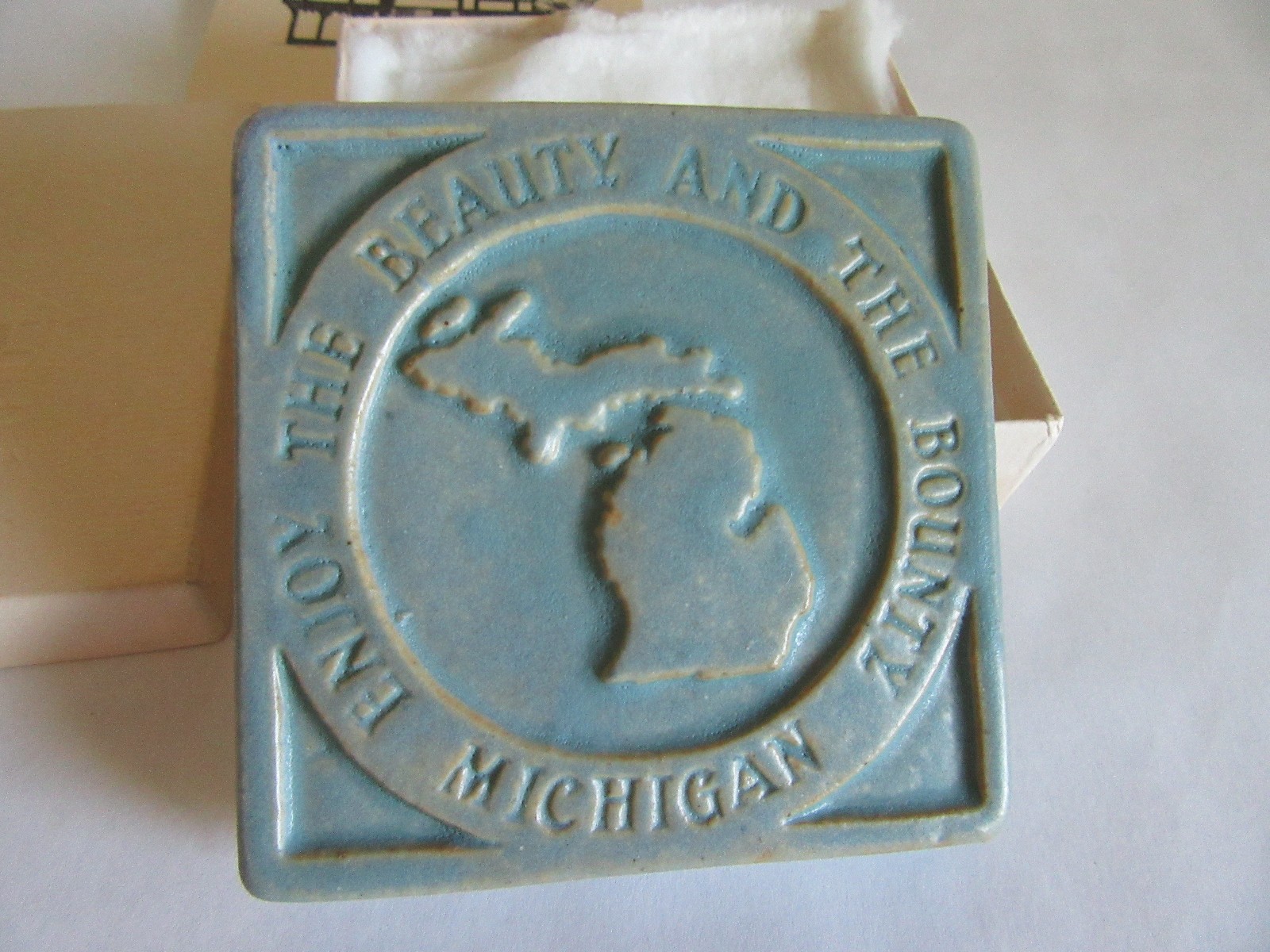 Pewabic Pottery Michigan Green Tile Enjoy The Beauty And The Bounty 1988 IN BOX