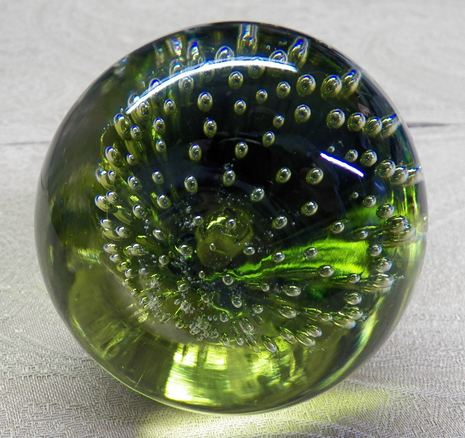 Glass Green PEAR PAPERWEIGHT Controlled bubble 5 1/2″ 1.4 lb. lot12