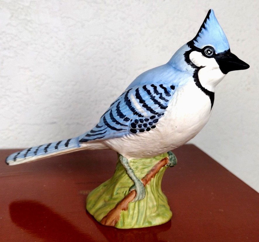 Vintage Beswick England Blue Jay Bird Porcelain 1970-80s Art Figurine Matte 2188