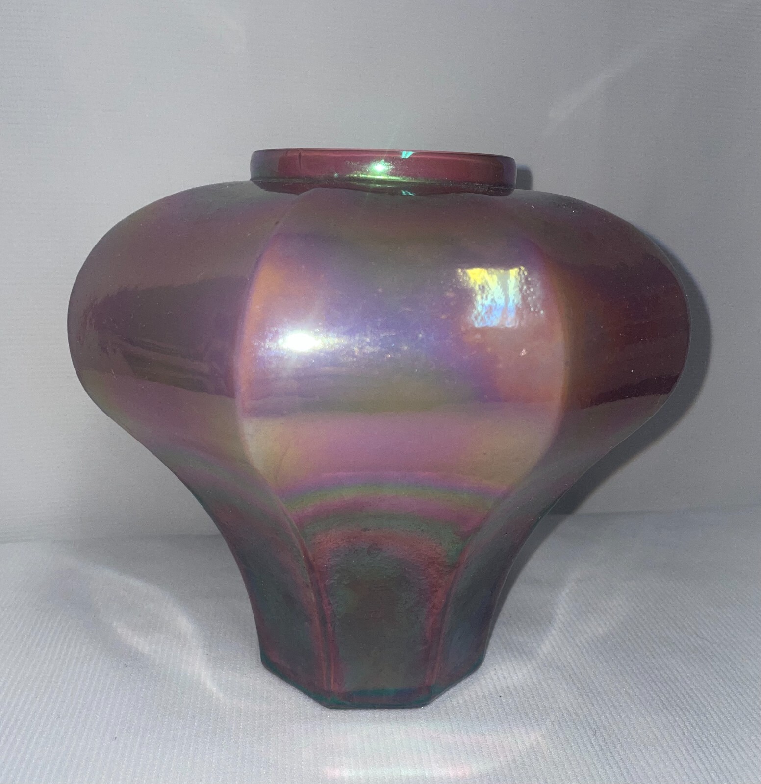 Silvestri Iridescent Pink Mauve Purple Art Glass 8 Panel Vase 7 3/8 Inches High