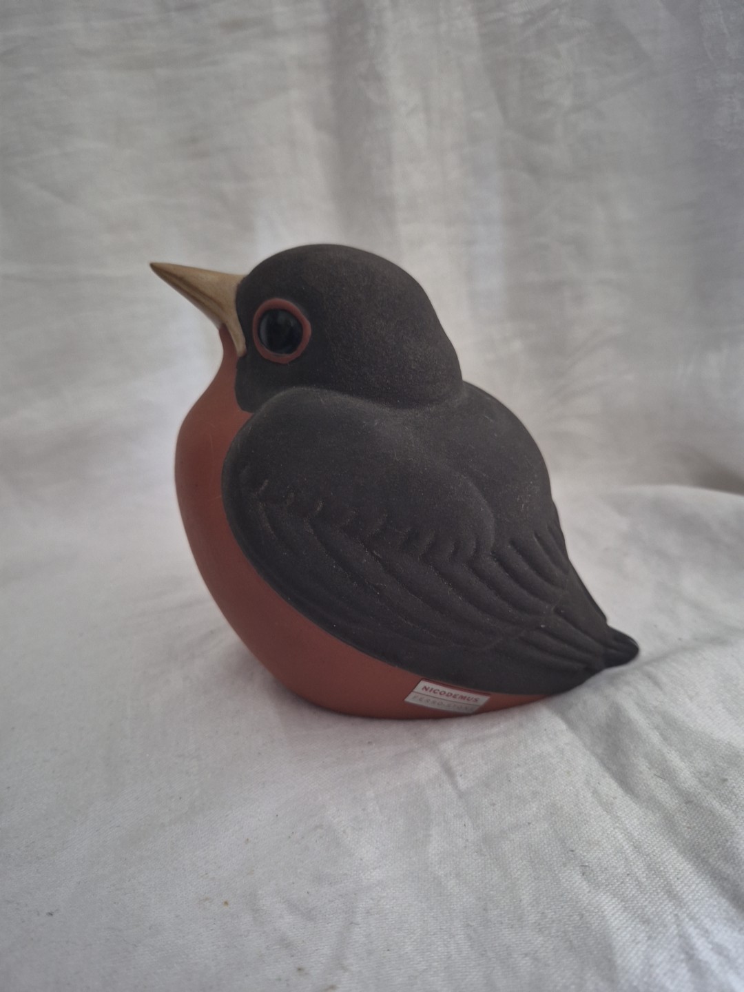 Vintage Rare Chester Nicodemus FERRO Stone Pottery Robin 4.5 inches high W/Tag
