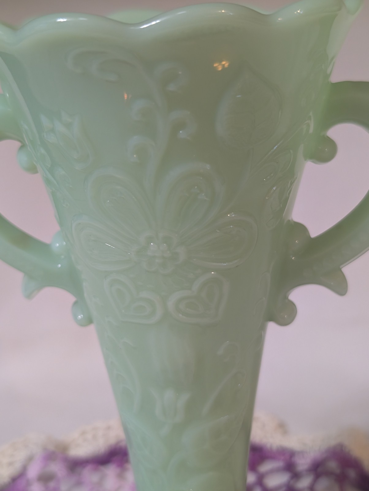 Rare Vintage Mosser Jadeite Green Vase Scalloped Loving Cup 6-1/2″ Tall