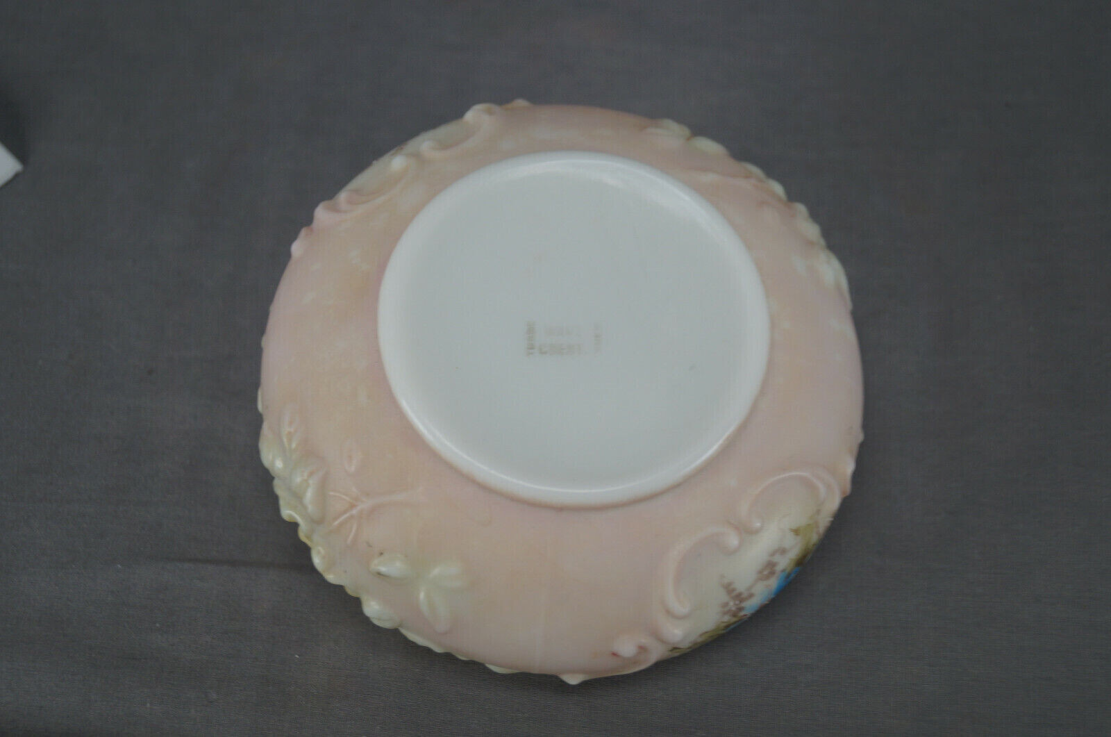 Wave Crest CF Monroe Hand Painted Opal Ware Handled Dresser Basket C. 1882-1916