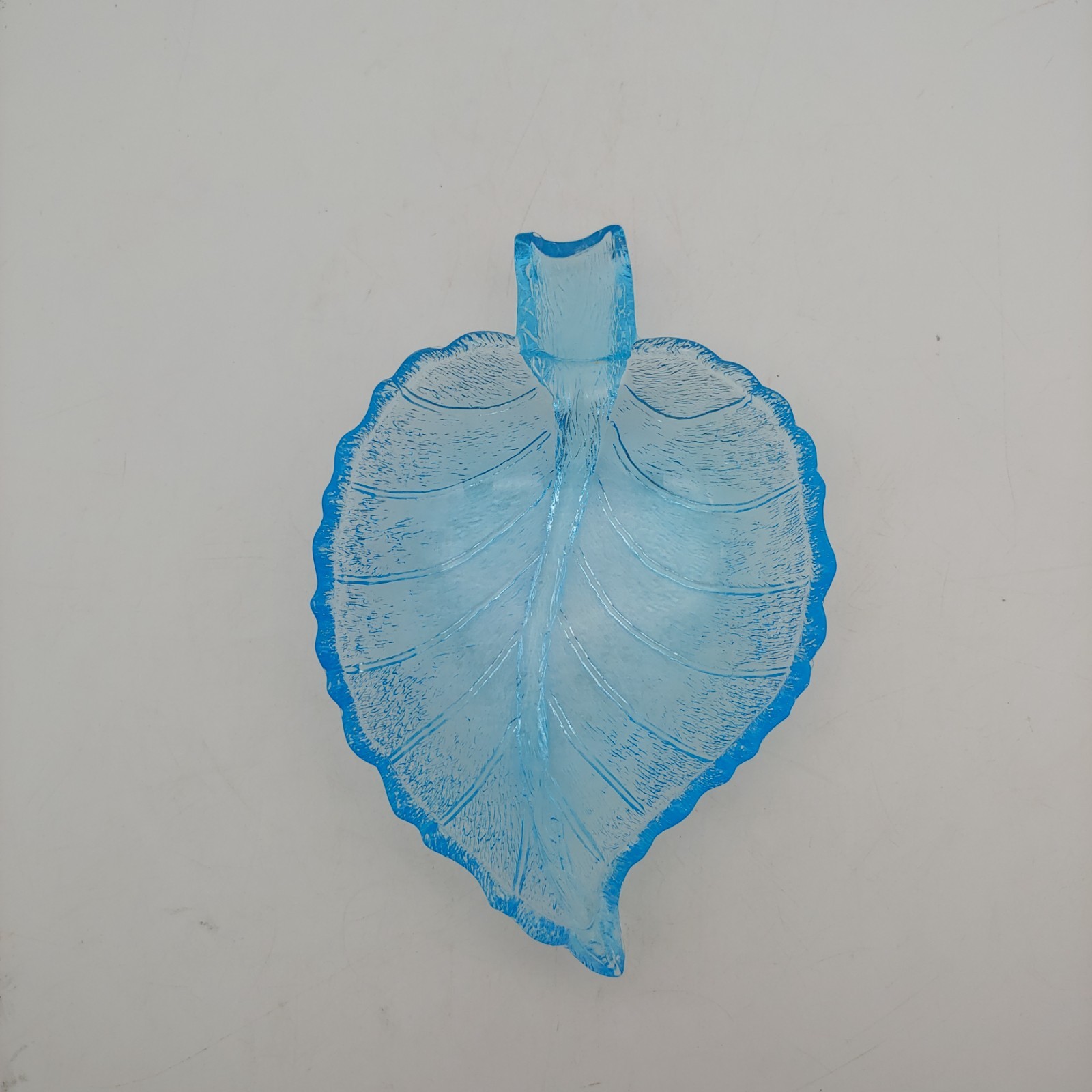 L.G. Wright Leaf Shaped Glass Ashtray – 6″ vtg 1970s Bright Aqua Blue