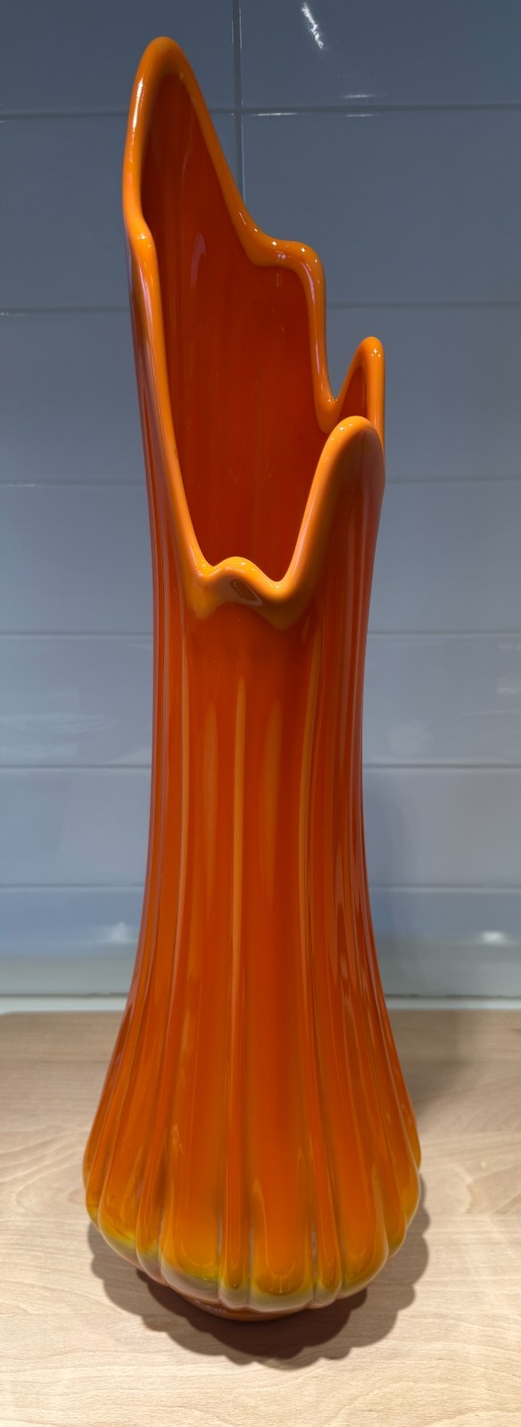 L.E. Smith 21″ Bittersweet Orange Swung Vase Ribbed Shark Bite MCM Glass