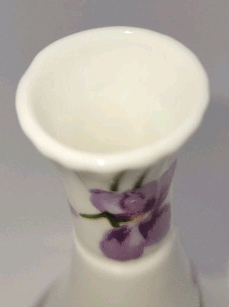 Vintage Seymour Mann Victorian Violets Fine Bone China Bud Vase Fluted Teardrop