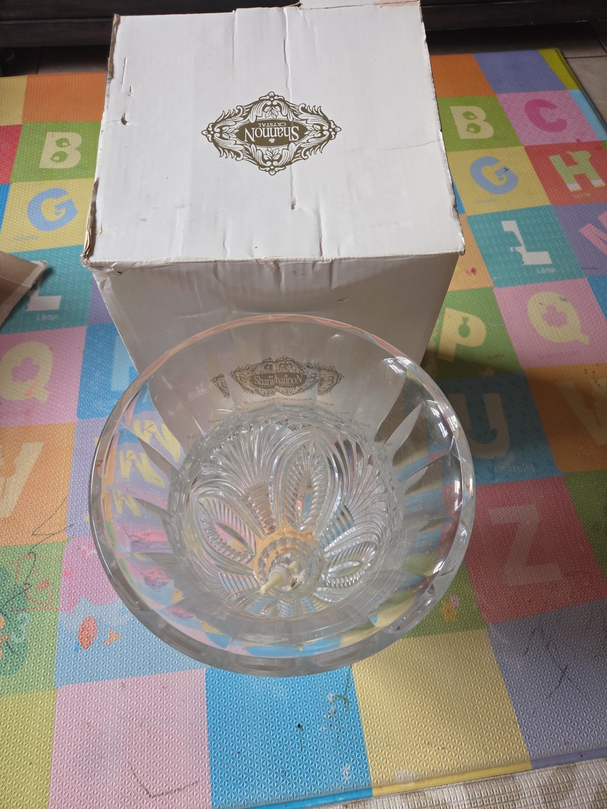 Shannon 24% Lead Crystal Vase By Godinger Coquille Shell Czech Rep 16″ Tall