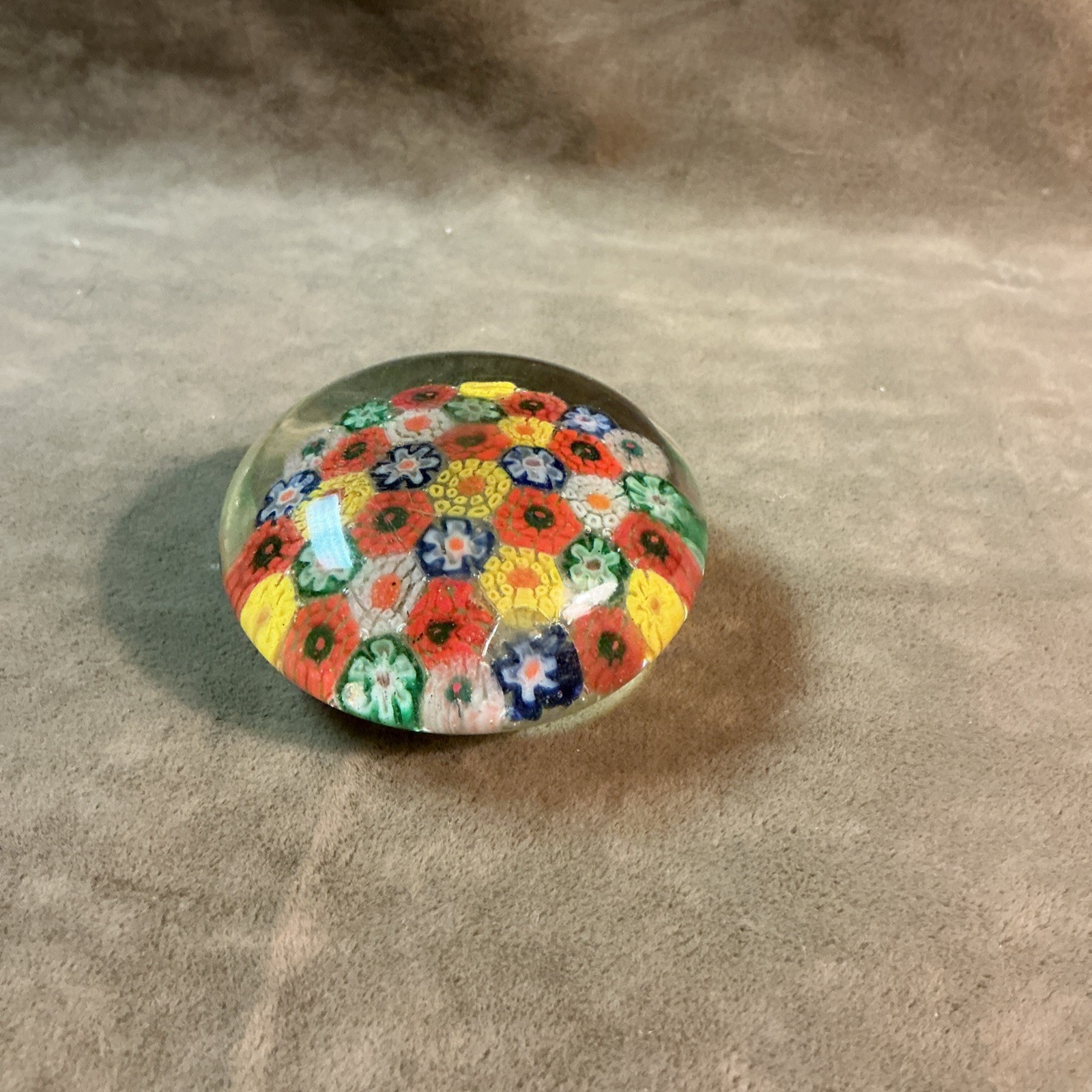 Peking Glass China Millie Fiori Floral Design Smaller Paperweight Handmade1920
