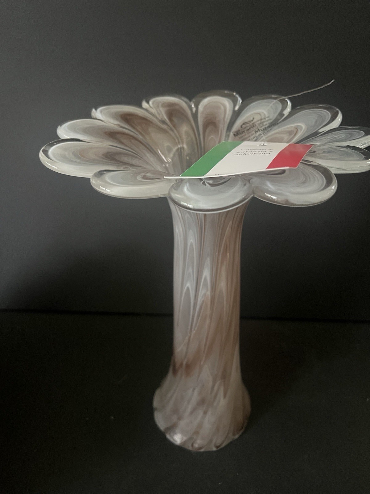 2 NEW ARTISTIC MURANO ART GLASS VASE SWIRL /SCALLOPED TOP . MADE IN ITALY