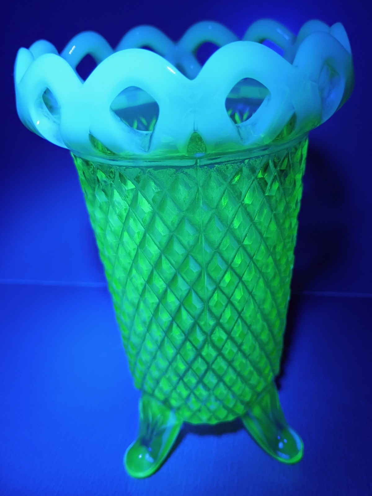 Imperial Glass VASE Green Uranium Opalescent Laced Edge Diamond Point 5″ *Glows!