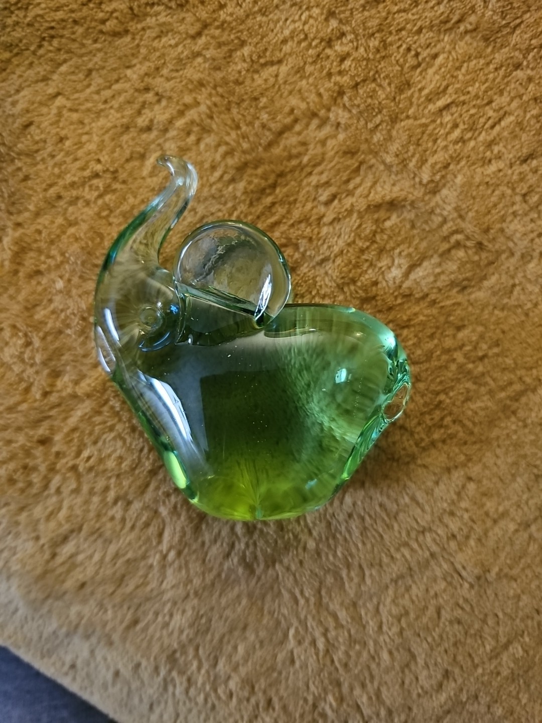 Elephant Art Glass Set (2) Paperweights Decor Green Swirl Clear 4″ Unbranded