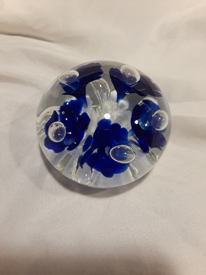 Stunning Joe St. Clair Vintage Cobalt Blue Trumpet flowers paperweight-3.50”
