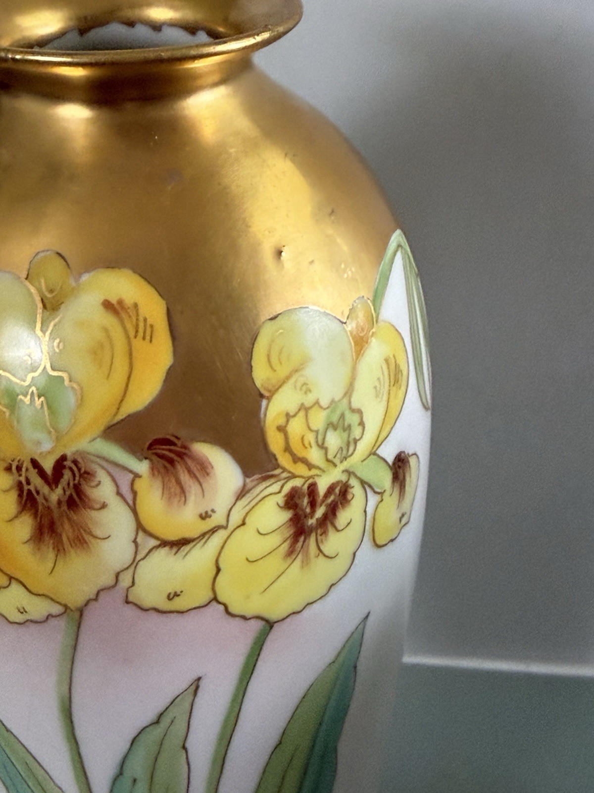Antique Pickard Vase Art Nouveau Iris Floral and Gold Accents 9.5″ Signature