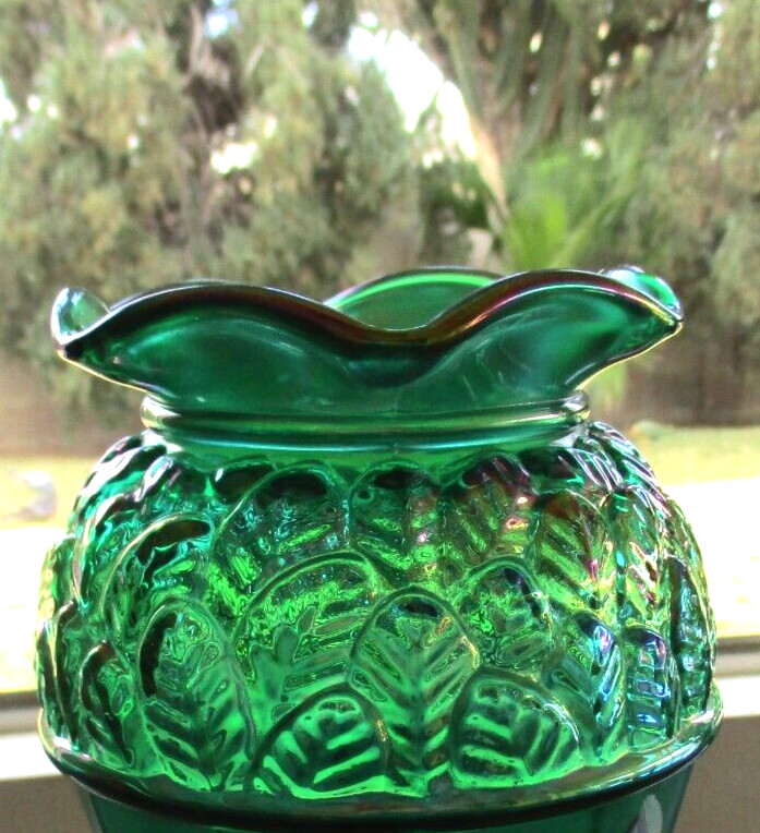 Fenton – Designer Showcase Series, 8 1/4 inch Emerald Green Vase, Excellent