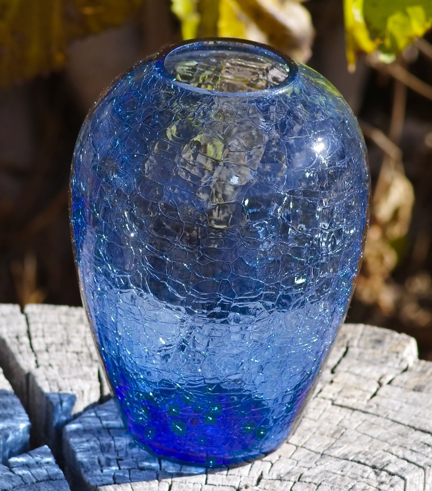 VINTAGE Blue Crackled Glass VASE 6″H Very Nice Glass!