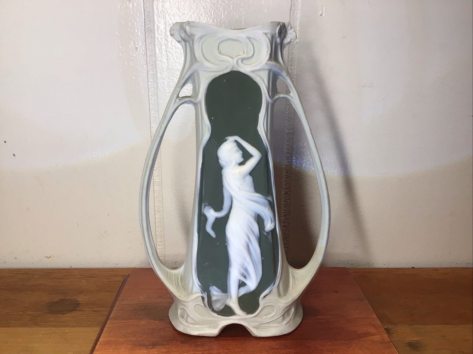 VTG.(1890-1920)SCHAFER & VATER 6″ Jasperware Bisque Vase German Art Nouveau 5786