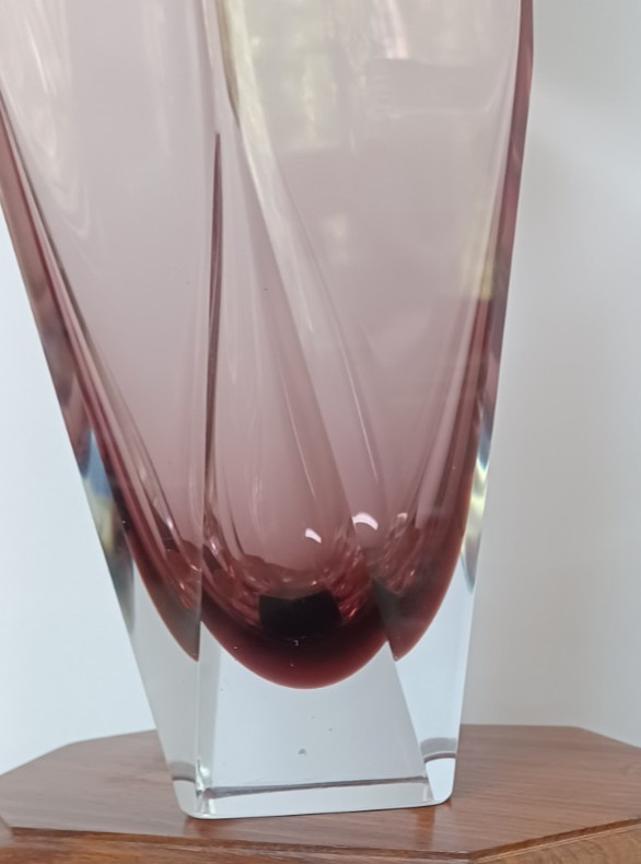 Mid 20th Century Murano Sommerso Faceted Purple Vase, Mandruzatto 10 inch
