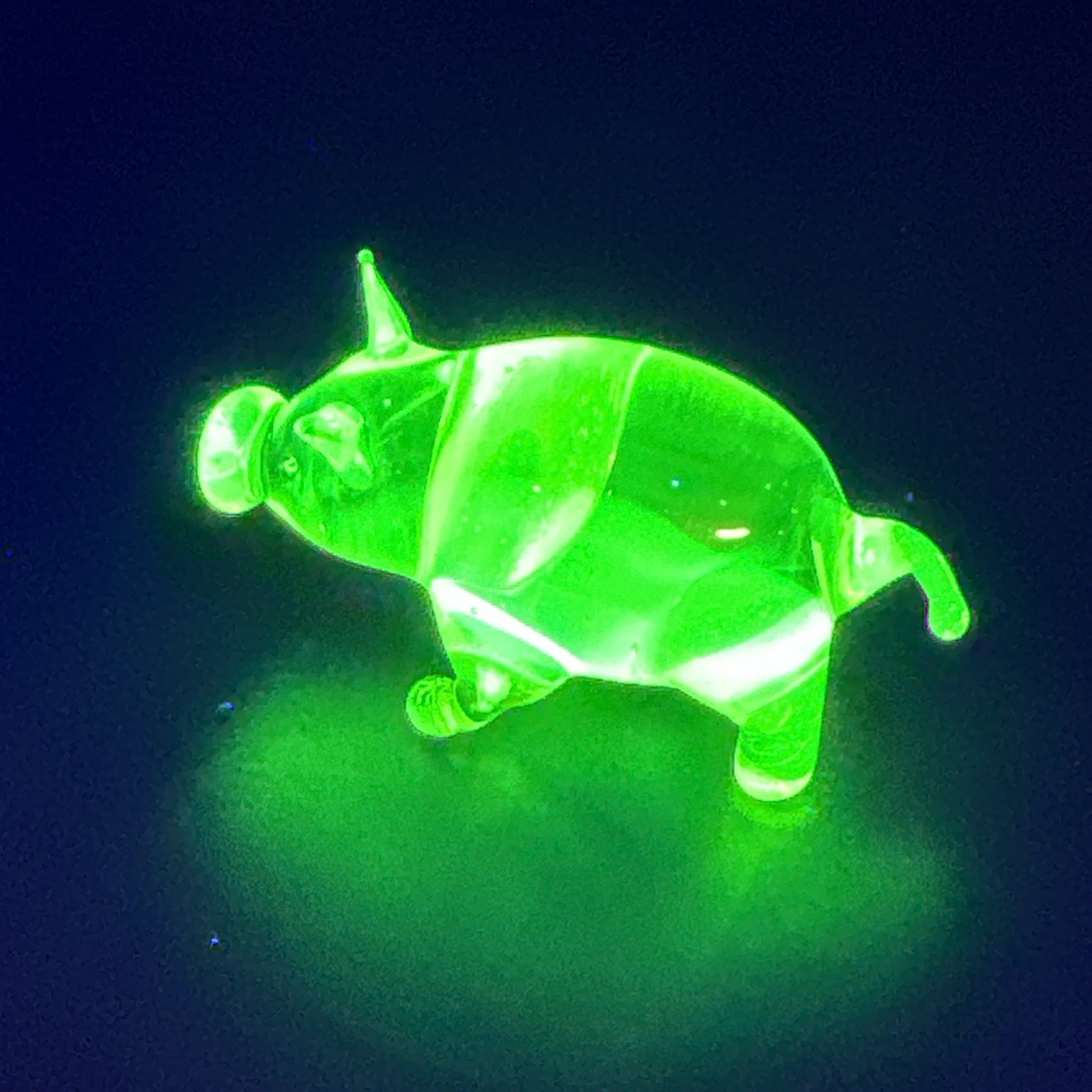 Handblown Uranium Art Glass Pig Figurine Miniature Piglet Sculpture UG Ion Boro