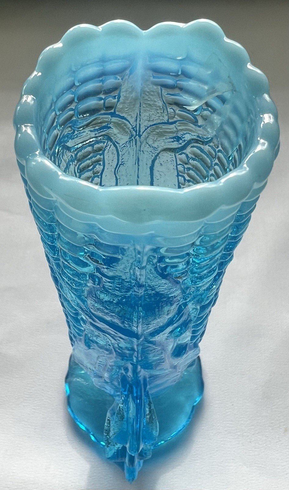 Vintage 1950s L.G. Wright Blue Opalescent Glass Corn 7-1/4” Footed Vase