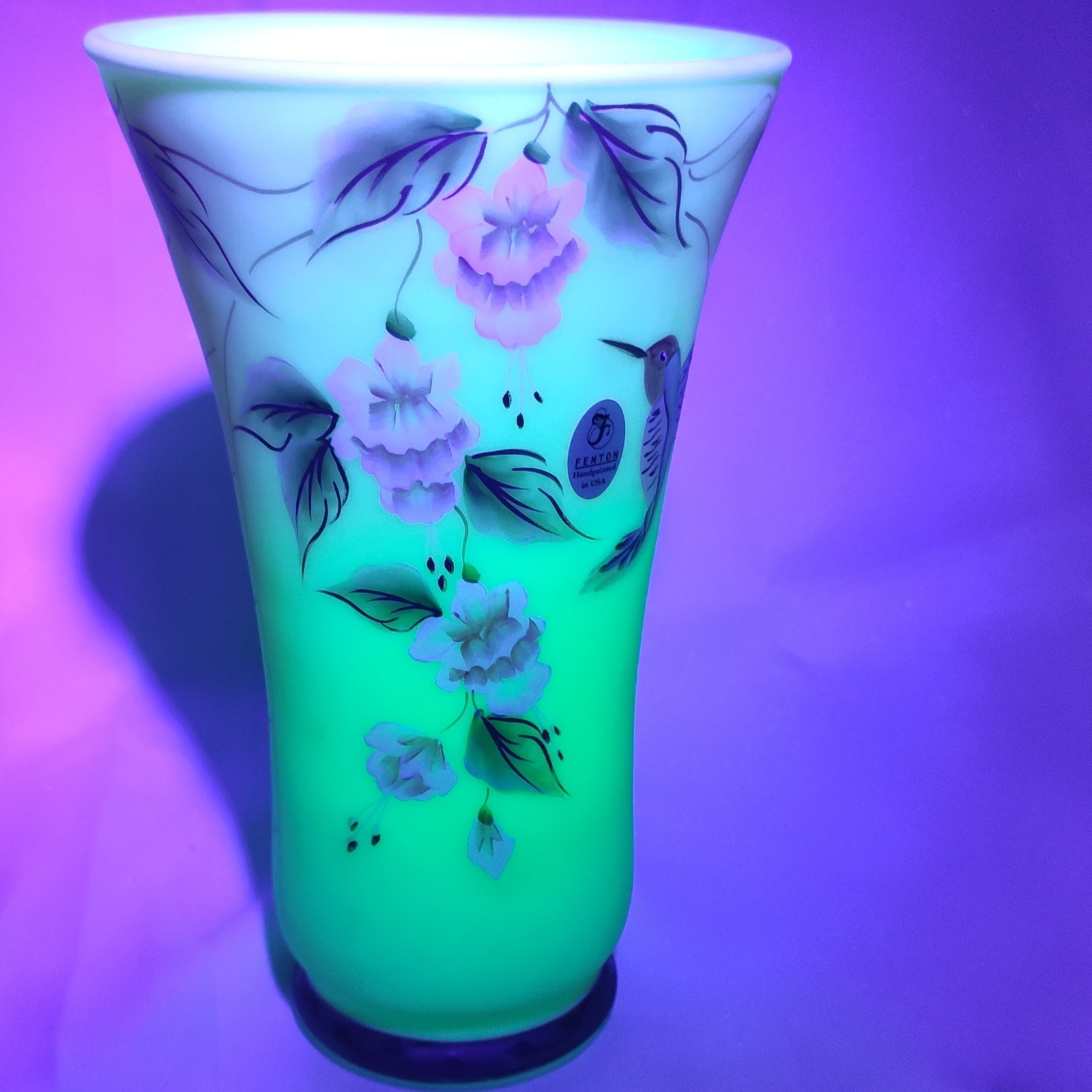 Fenton Connoisseur Collection Burmese Hummingbird Hand Painted Glass Vase