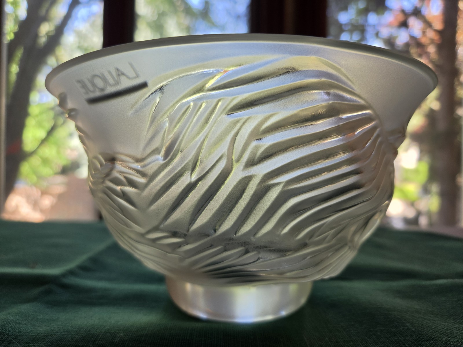 Lalique France Kelapa Crystal Palm Leaf Bowl – MINT In Original Box & Paperwork