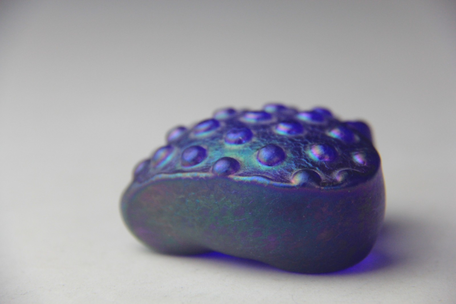 Vintage Signed Robert Held Art Glass Blue/Purple Iridescent Heart Paperweight