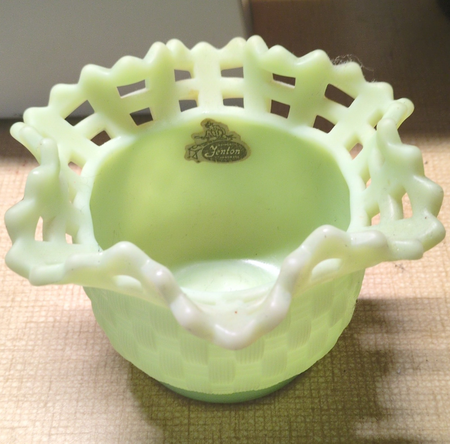 Fenton Green Glass Basketweave Decorative Basket Round 5×4 in, 3.25 in H