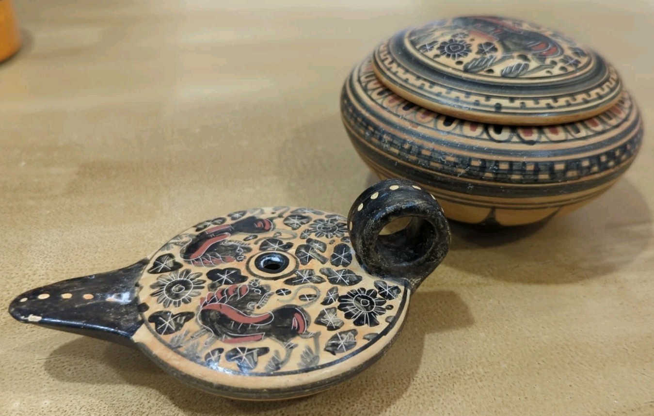 Vintage Mexican Pottery Greek Corinthian Museum Reproduction 600 BC Oil Lamp