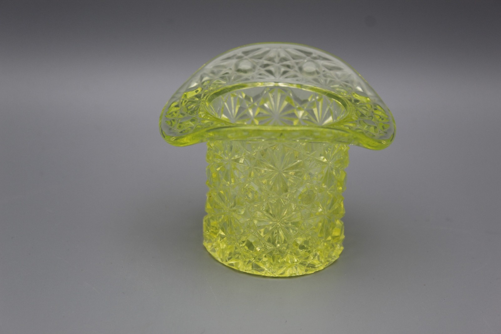 Vintage Fenton Vaseline (Uranium) Daisy & Button 2.5″ Hat Vase Toothpick Holder