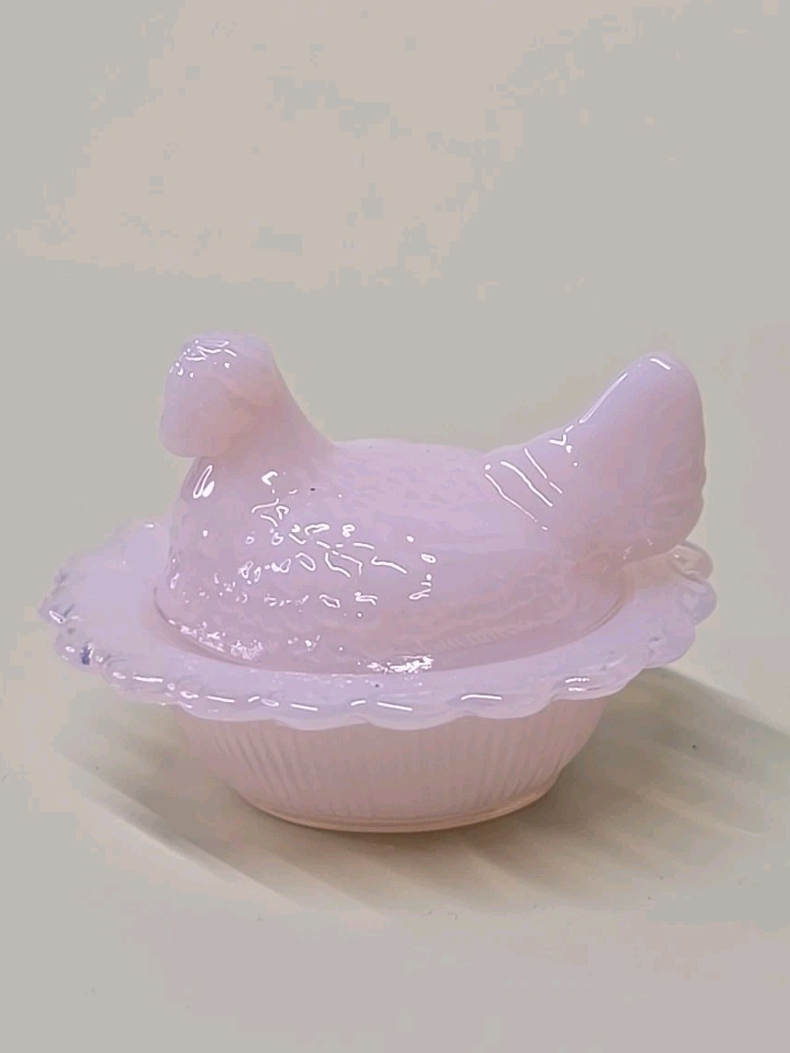 Mosser Crown Tuscan Pink Mini Hen Chick on Nest Salt Cellar