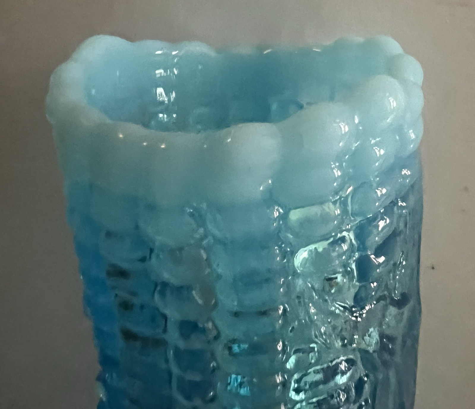 Vintage 1950s L.G. Wright Blue Opalescent Glass Corn 7-1/4” Footed Vase