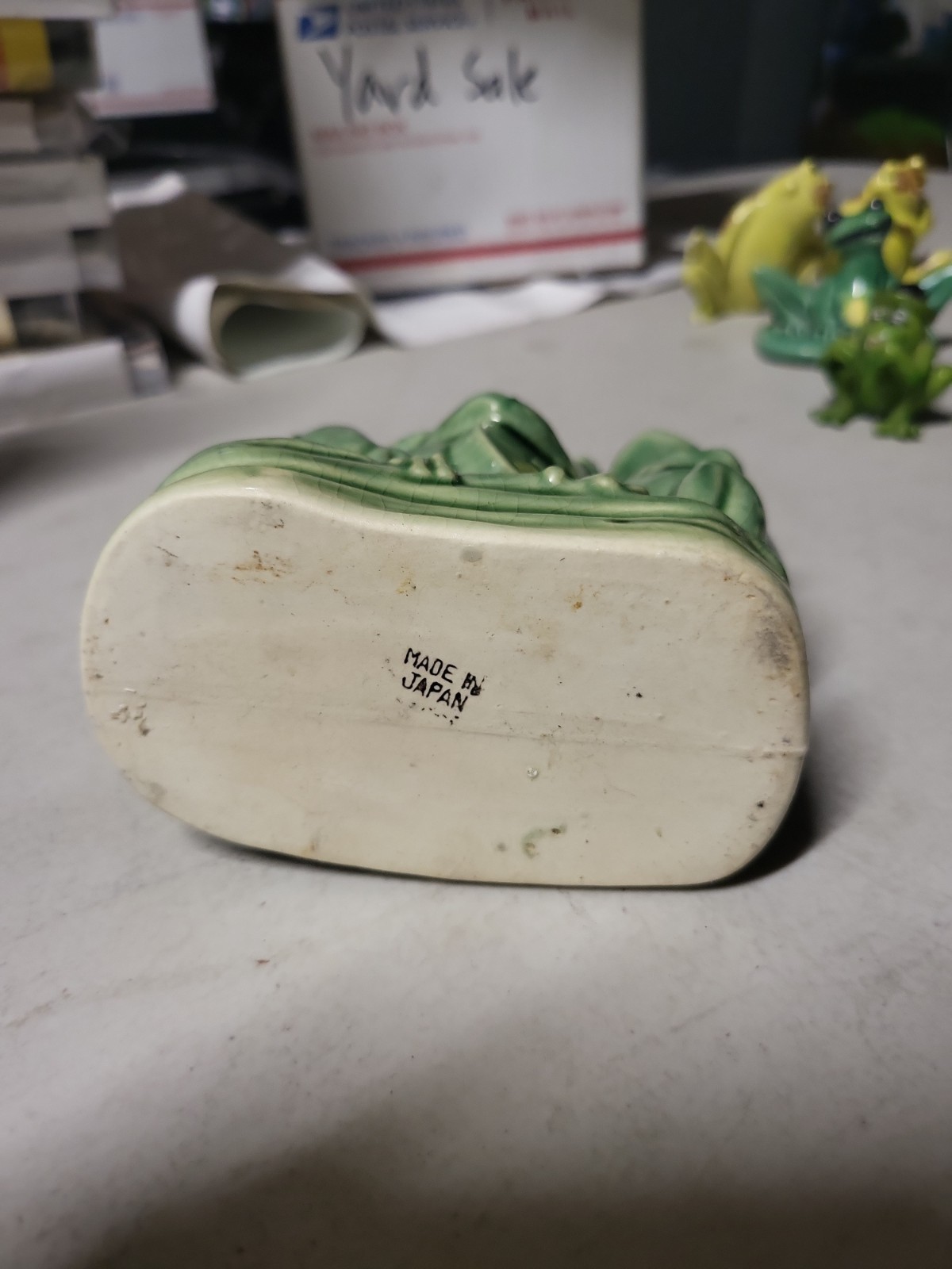 Vintage – Green Pottery 3 Three Singing & Hugging Frogs Vase – Made in Japan
