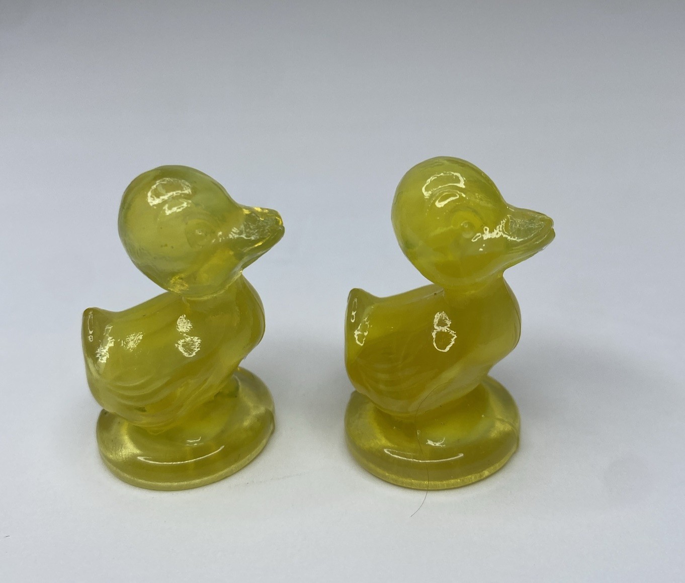 2 Small Boyd Debbie Ducks Yellow Slag Glass Figurines Glows Yellow