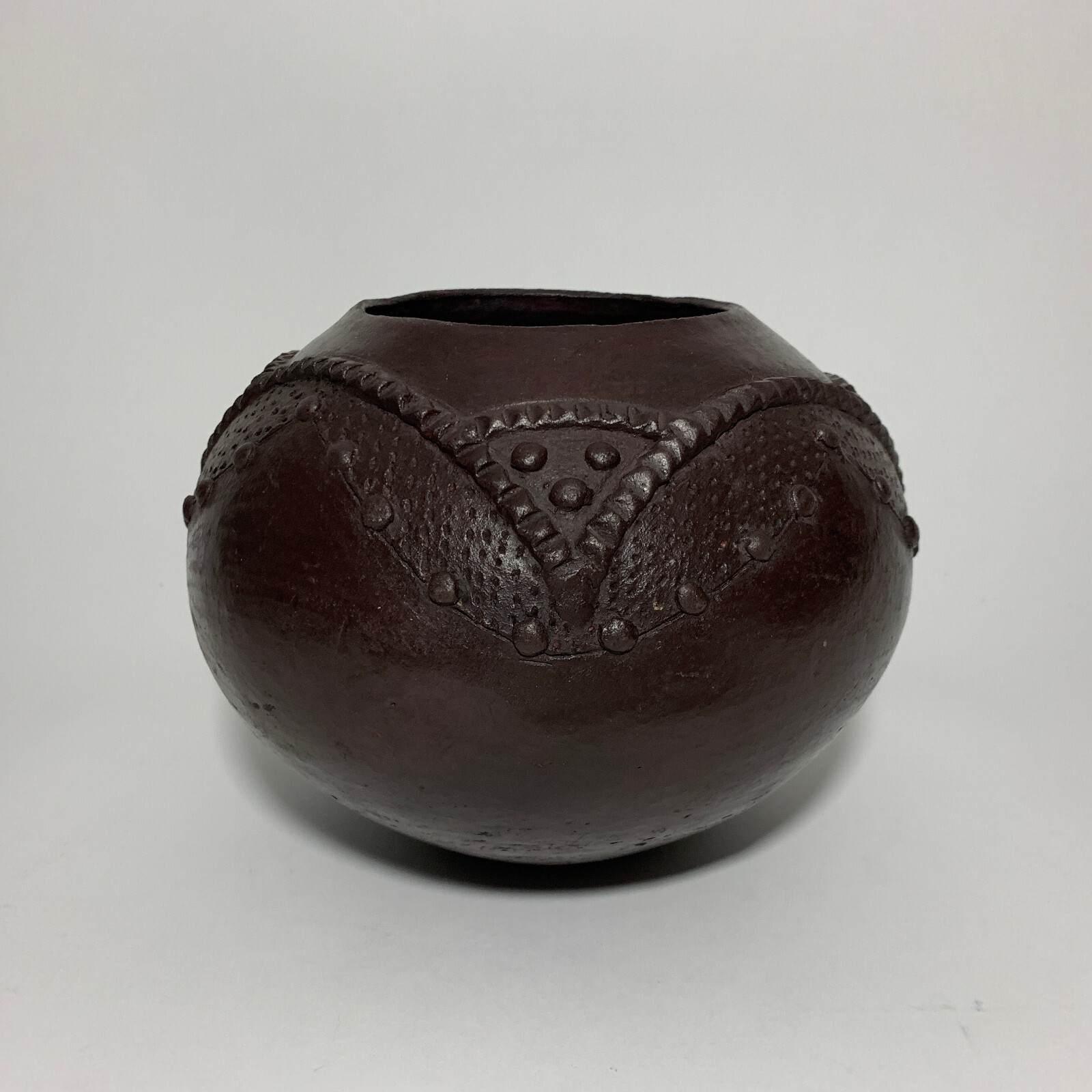 Vtg Ukhamba Ceremonial incised pottery beer pot Zulu people South Africa