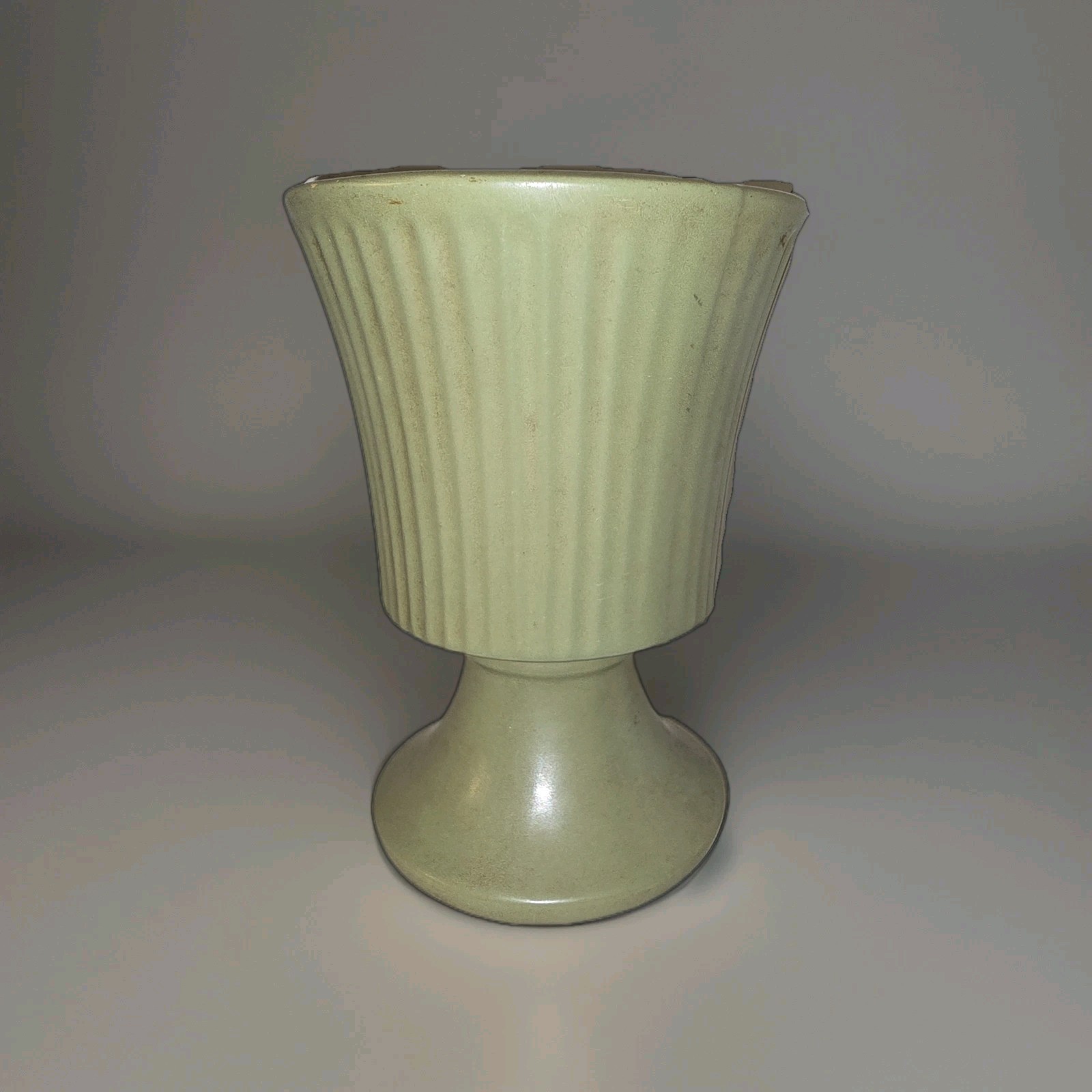Vintage McCoy Pottery Floraline Moss Green Ribbed 7” Pedestal Vase #474 USA