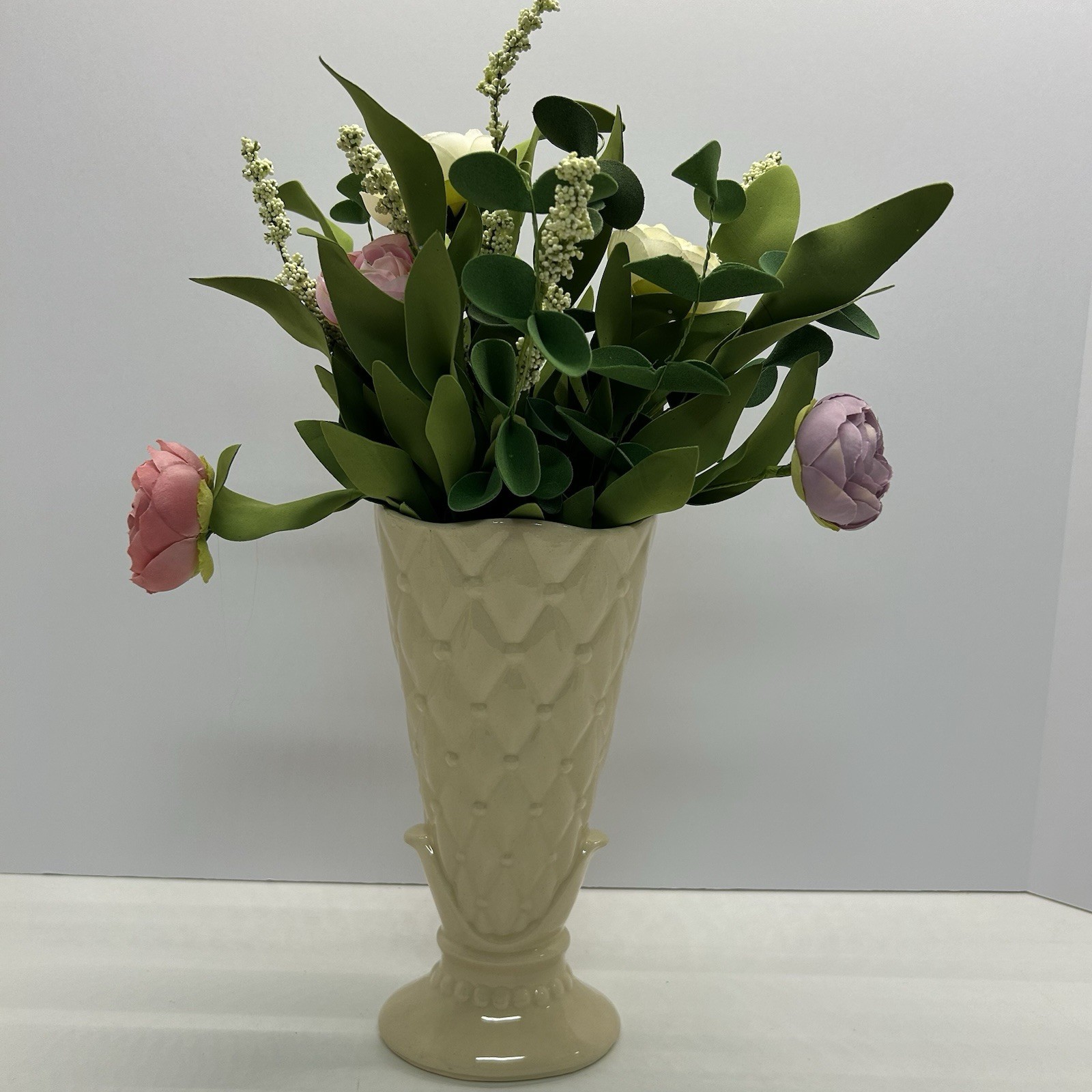 Vintage Shawnee Pottery USA 839 Vase Diamond & Dot Quilted 8 3/4 In Yellow MCM