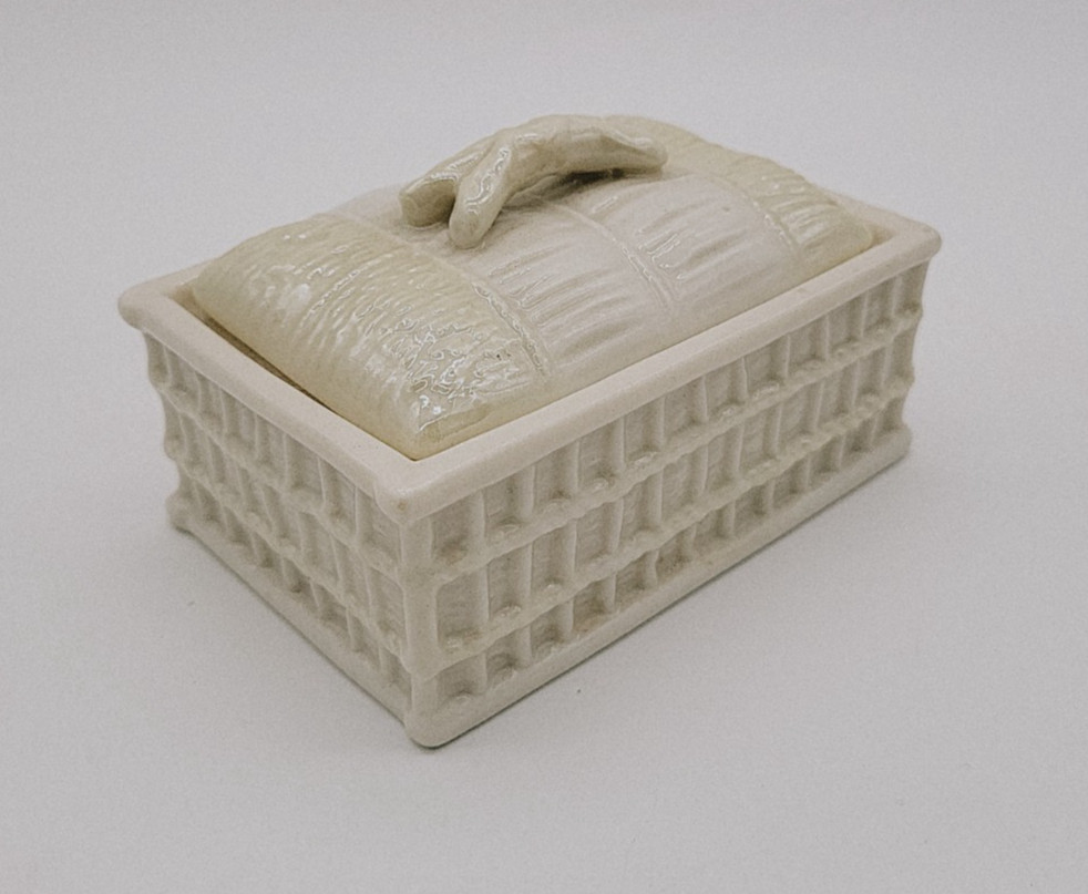Vintage Belleek Ireland Limpet Basketweave Trinket Box Lid 6th Green Mark 3.5″