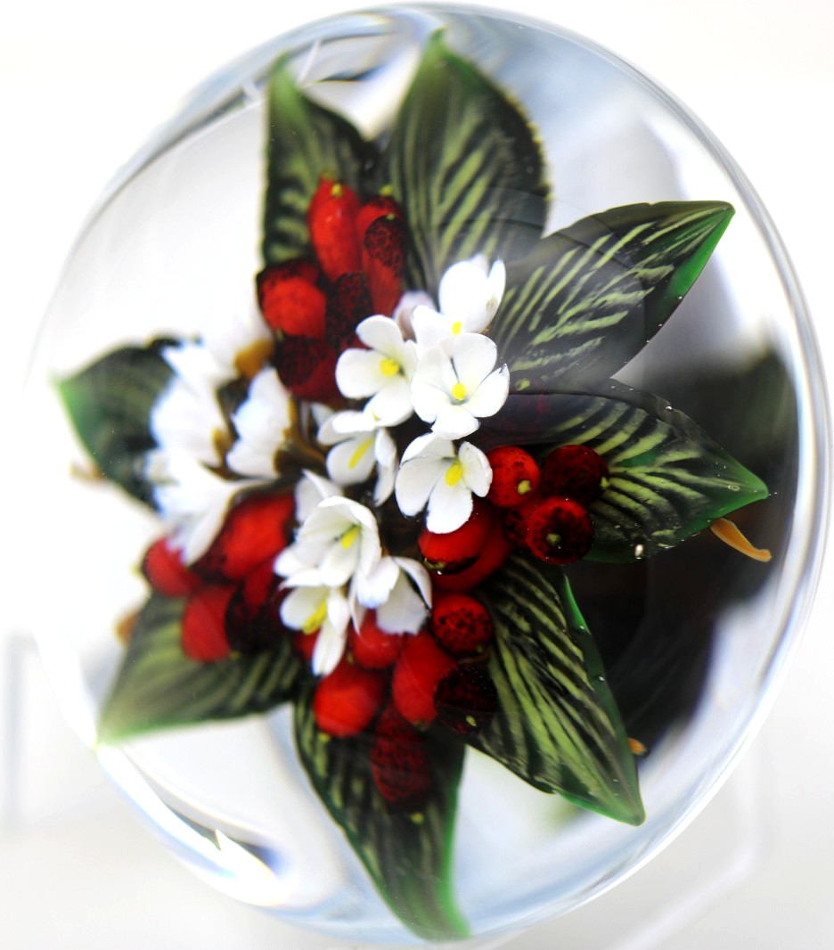 BEAUTIFUL Magnum RICK AYOTTE Flowers & Berries BOUQUET Art Glass PAPERWEIGHT