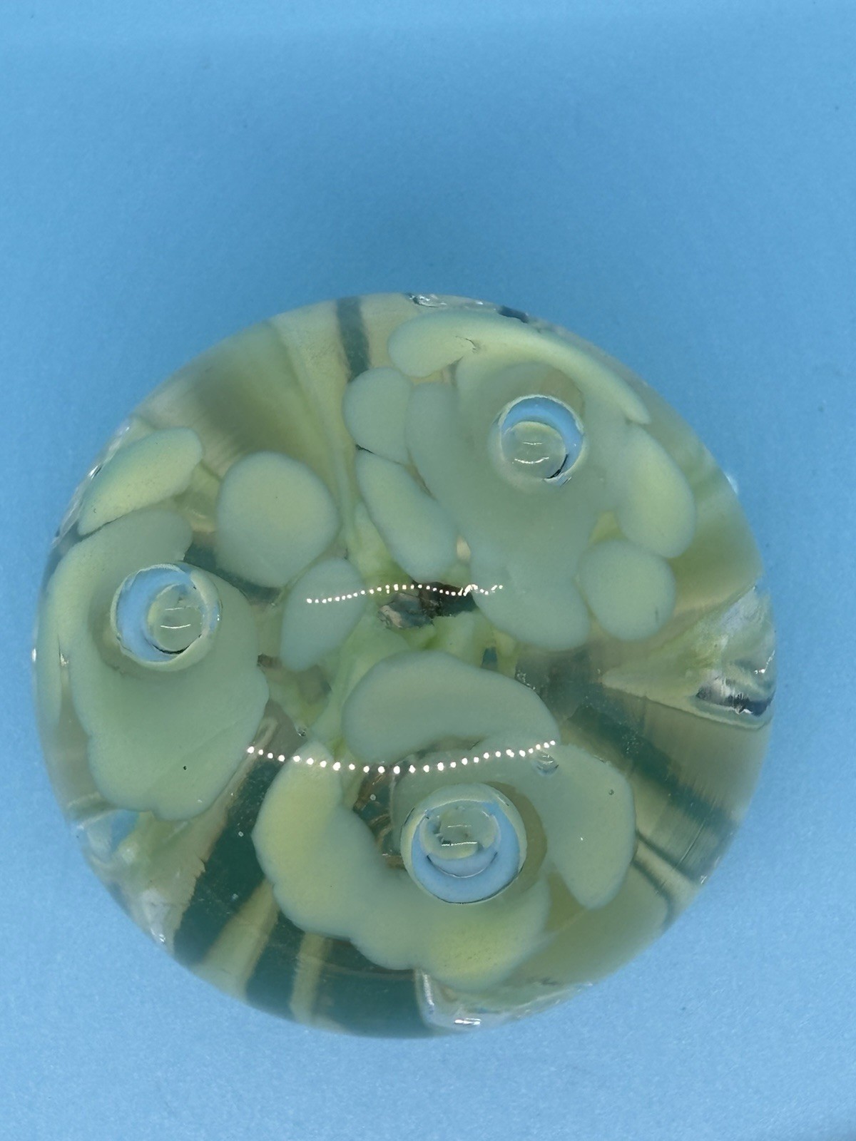 St Clair Hand Blown Paperweight Trumpet Lily Yellow Off White Controlled Bubble