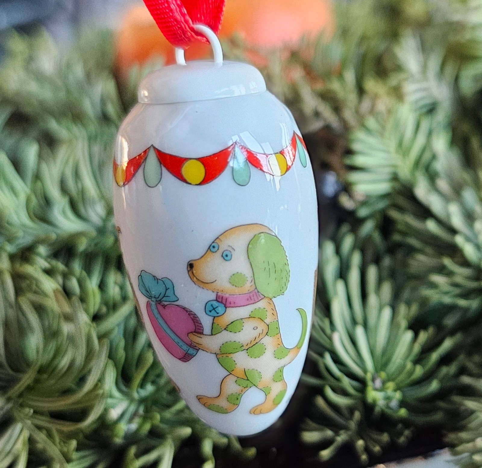 HUTSCHENREUTHER Dogs Puppy dog German Christmas Ornament Porcelain pine cone NW