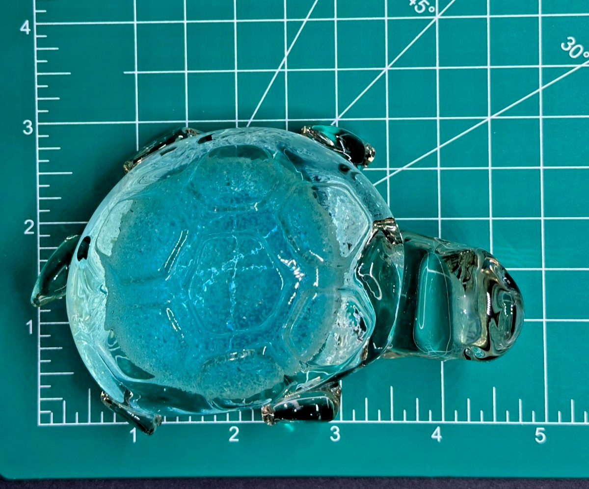 Dynasty Gallery Clear Aqua Sea Turtle Glass Figurine Paperweight Glows in DarK