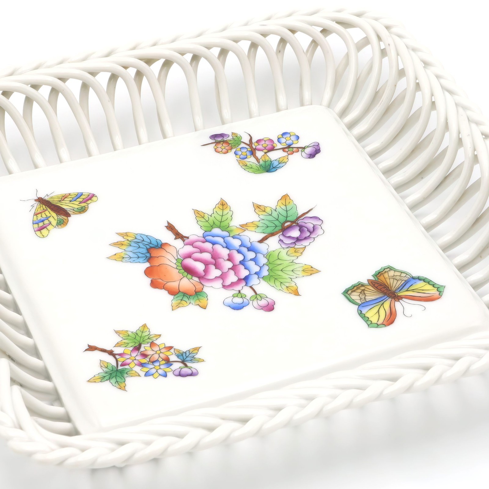 Herend Queen Victoria Open Weave Basket – Vintage Porcelain Centerpiece – Hand P