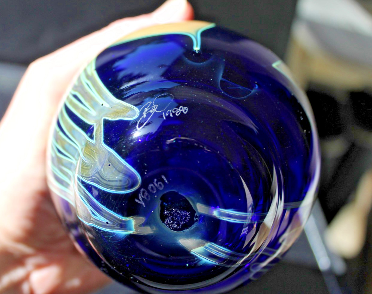 1988 Eric Brakken Iridescent Hearts, Vines Vase Signed Seattle Glasshouse Studio