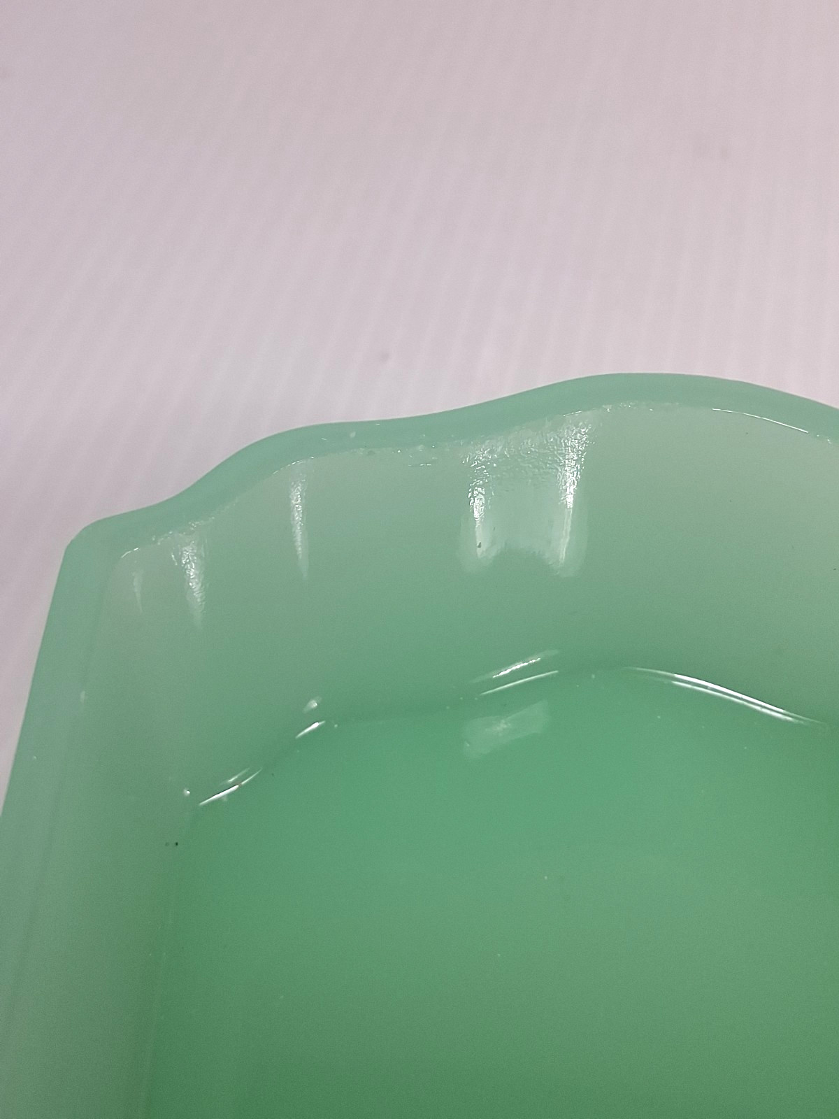 RARE New Martinsville Jade Uranium Glass Vanity Powder Box Art Deco
