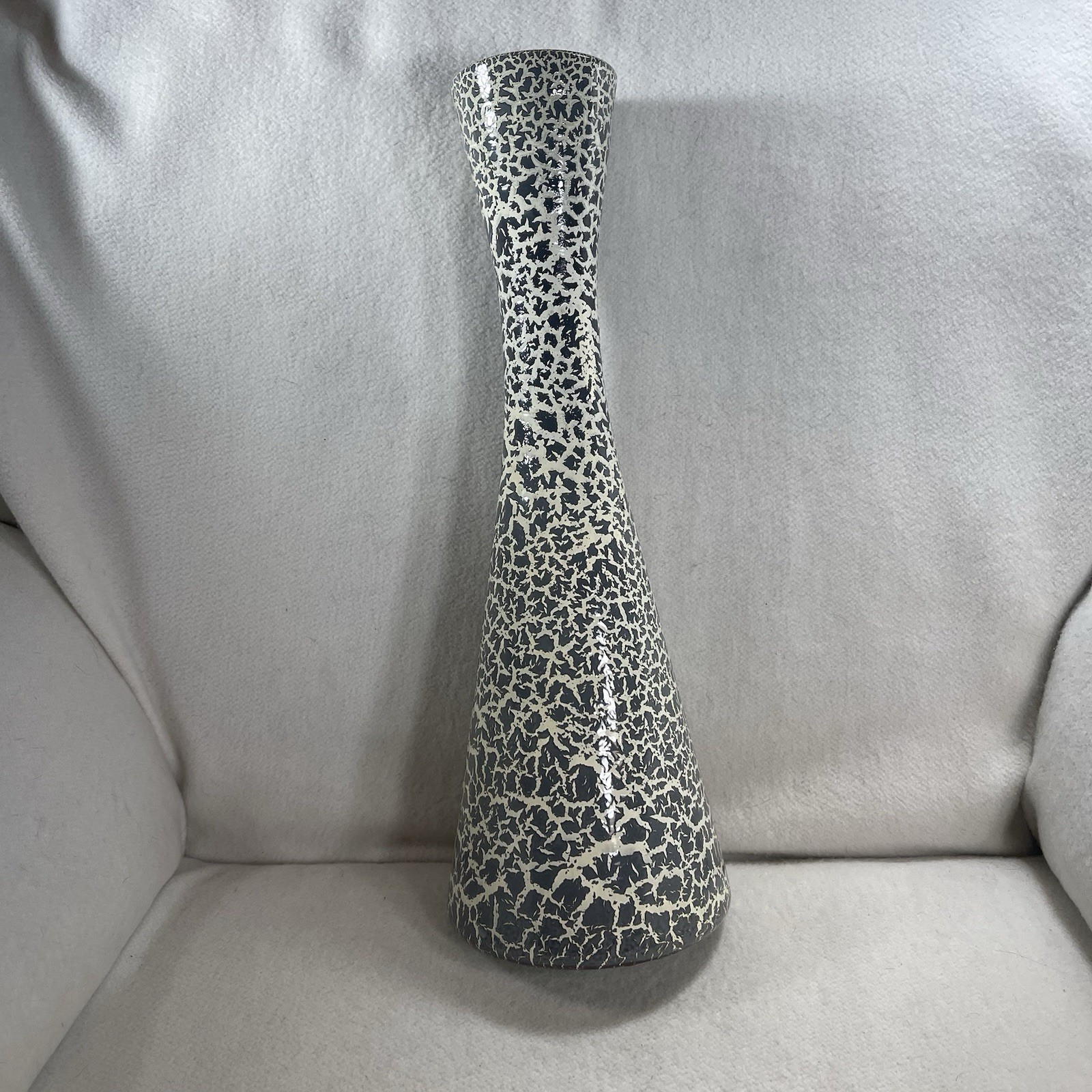 Decorative Art Glass Vase W/ Crackle Glaze Pattern Cream Gray Black 15.75” Tall
