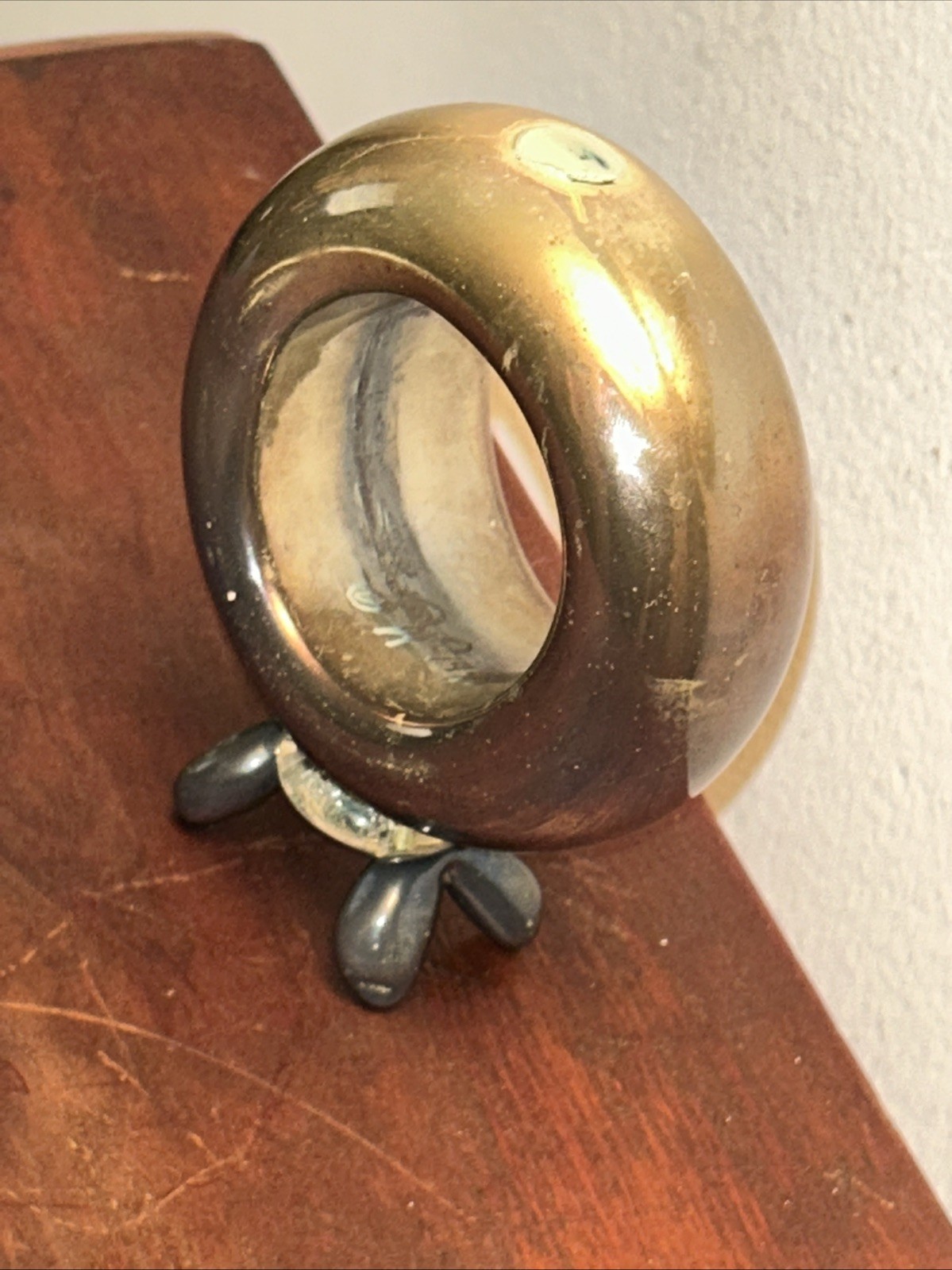 Amazing Donut Shape ArtGlass w/4 Feet
